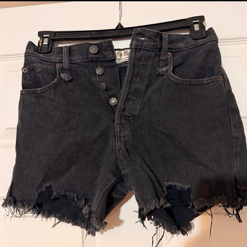 We The Free People Black Mid Rise Fray Hem Button Fly Jean Short Shorts Size 25